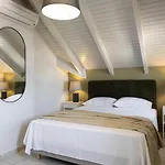 Domus *