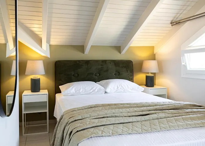 Domus Apartment