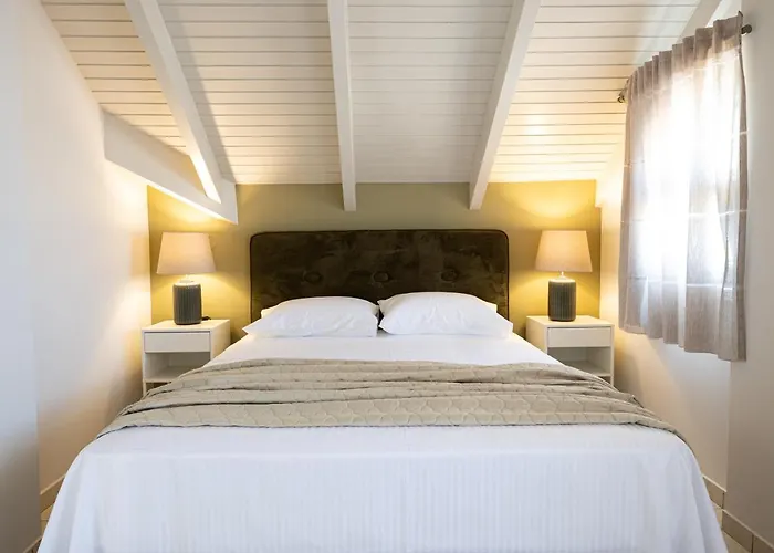 Domus Apartment *
